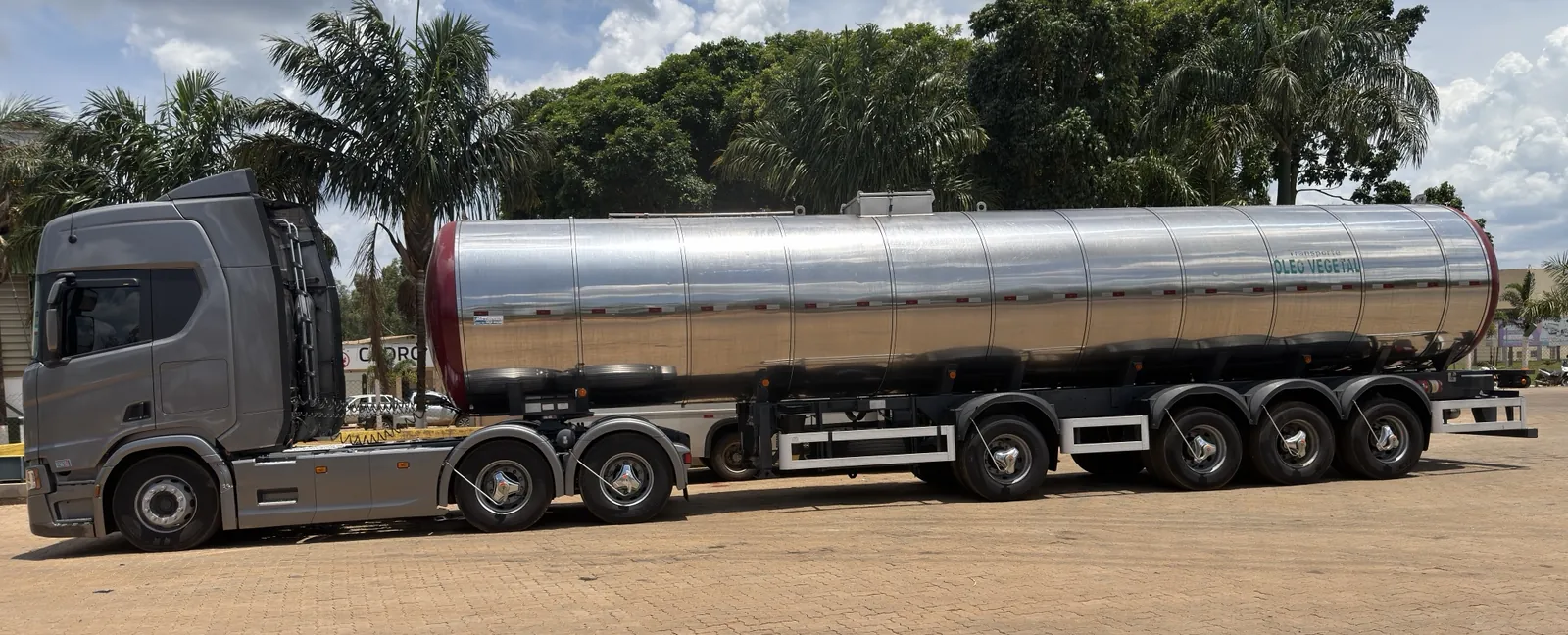 Carreta tanque da Master Agroindustrial para o transporte do sebo bovino com segurança e qualidade